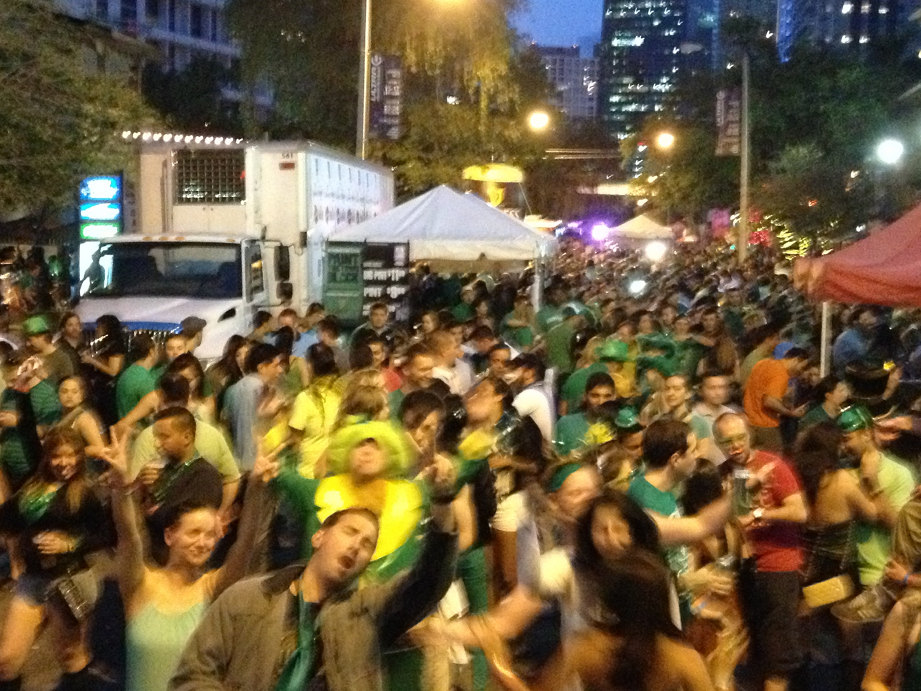 FADO-MIAMI-CROWD